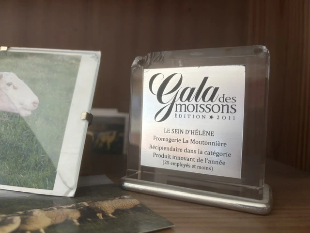 Gala des Moissons 2011 trophy, innovative product of the year, Sein d'Hélène, photographed